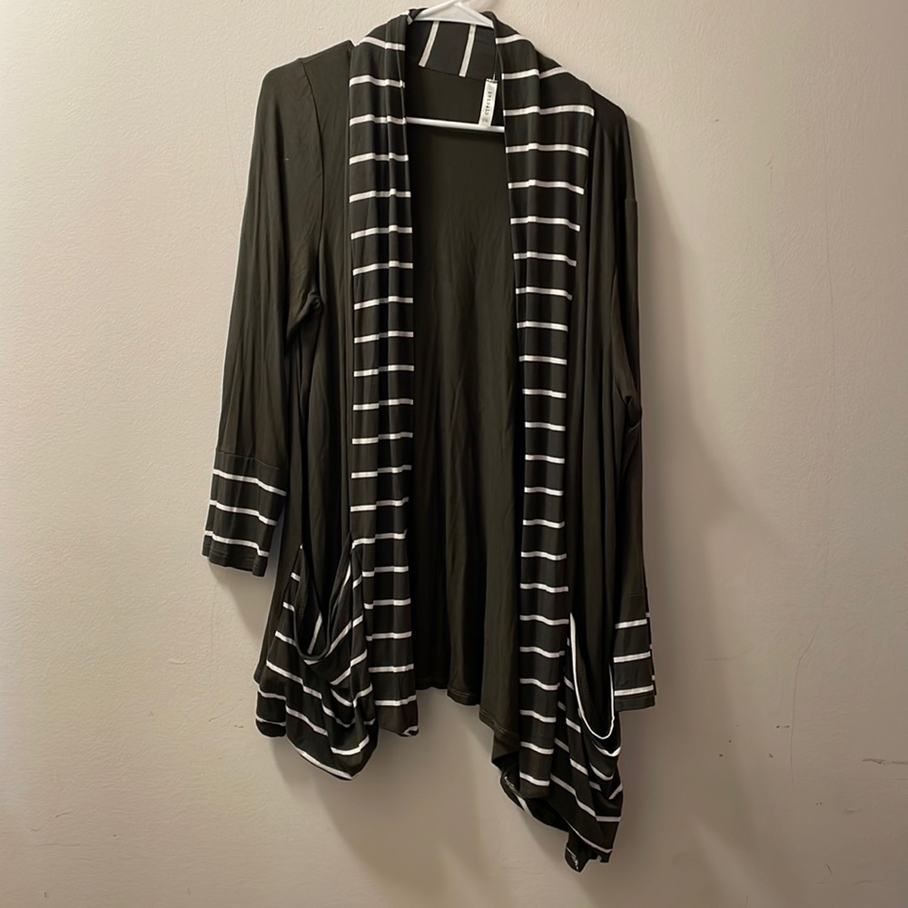 Emerald cardigan size 2X